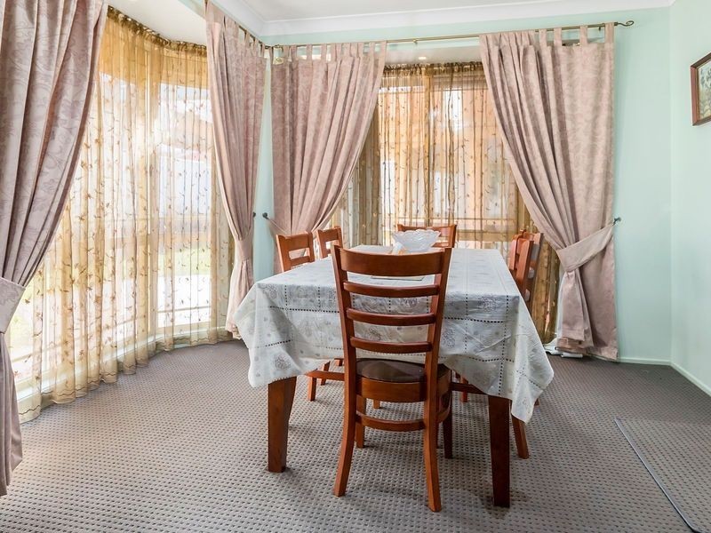 27 Solander Ave, West Hoxton NSW 2171