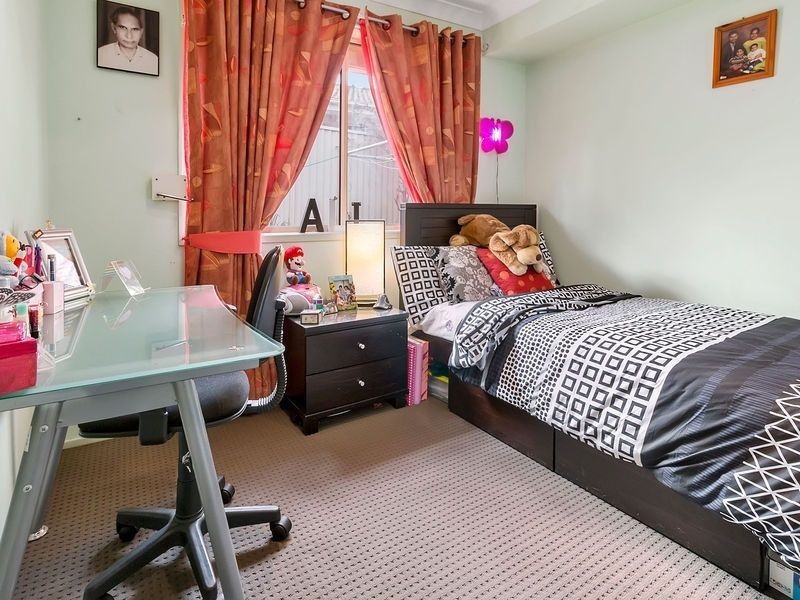 27 Solander Ave, West Hoxton NSW 2171