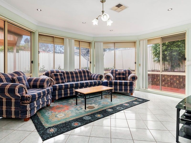 27 Solander Ave, West Hoxton NSW 2171