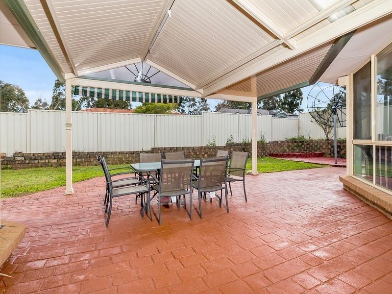 27 Solander Ave, West Hoxton NSW 2171