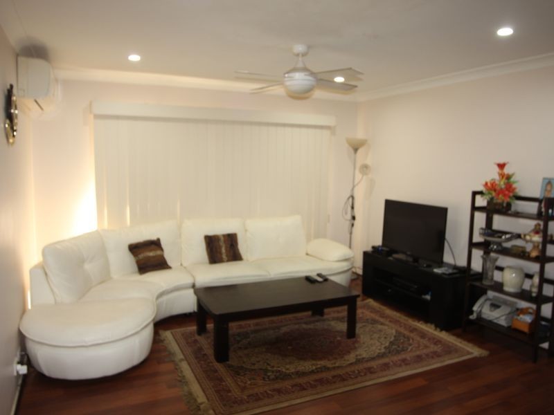 11 Edward Edgar Street, Minto NSW 2566