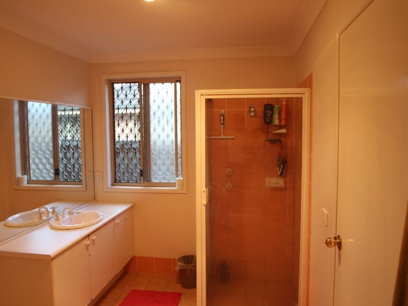 11 Edward Edgar Street, Minto NSW 2566