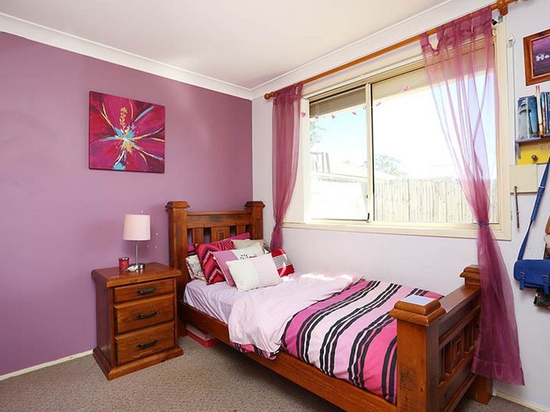 21 Norman Dunlop Crescent, Minto NSW 2566