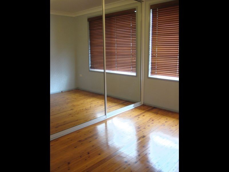 35 Fifth Avenue, Macquarie Fields NSW 2564