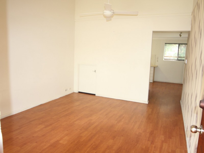 8/132 Cumberland Rd, Ingleburn NSW 2565