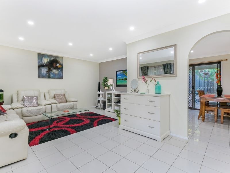 26/27 Waratah Crescent, Macquarie Fields NSW 2564