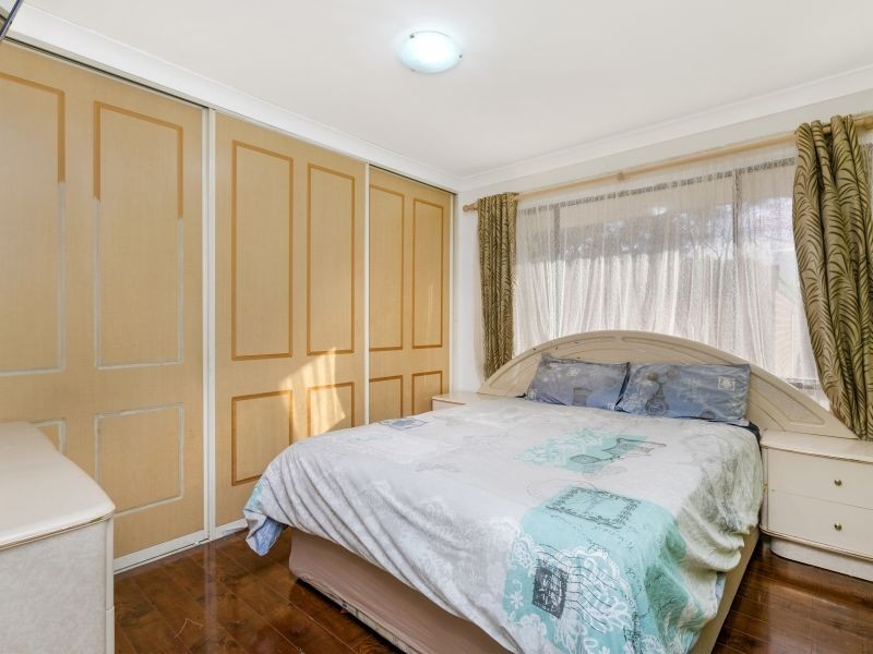 26/27 Waratah Crescent, Macquarie Fields NSW 2564