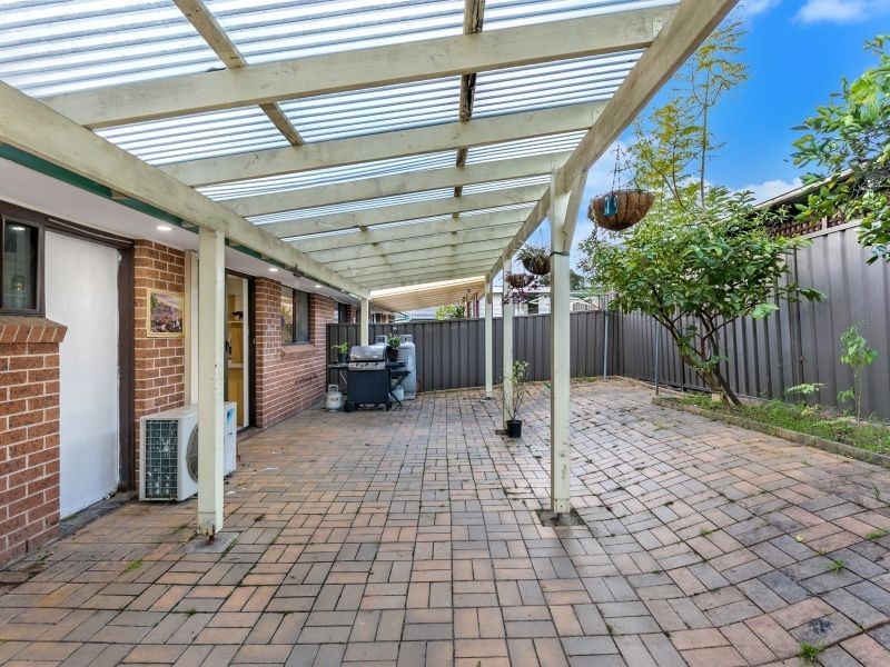 26/27 Waratah Crescent, Macquarie Fields NSW 2564