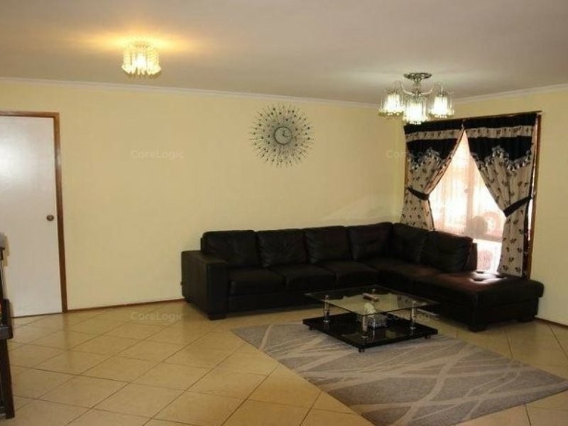 7 Bennett Street, Minto NSW 2566