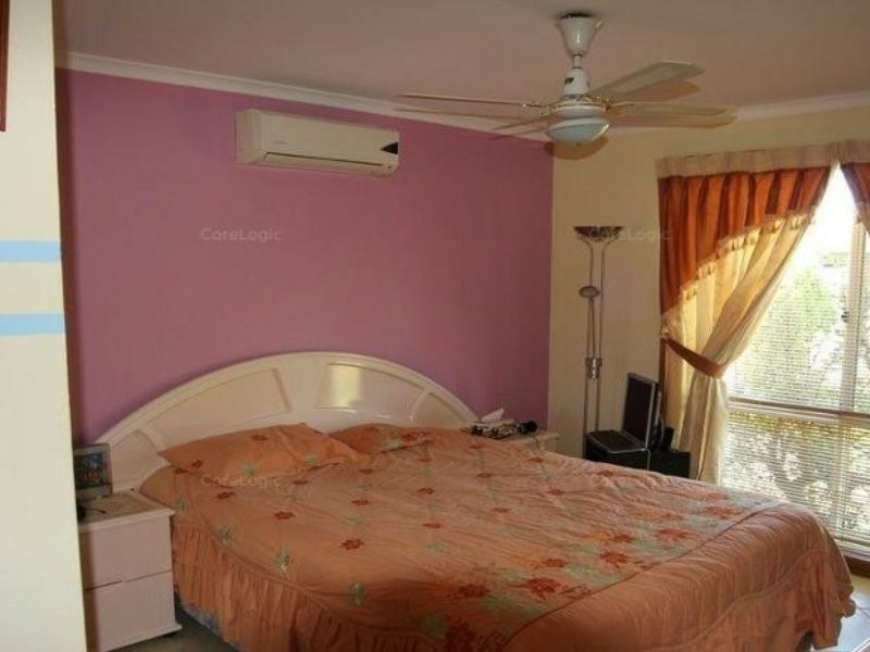 7 Bennett Street, Minto NSW 2566