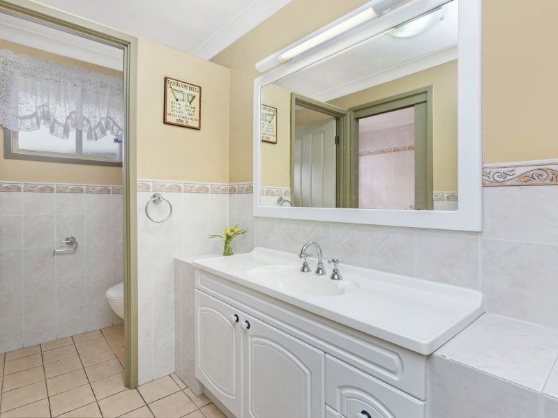 15 Siddeley Place, Raby NSW 2566