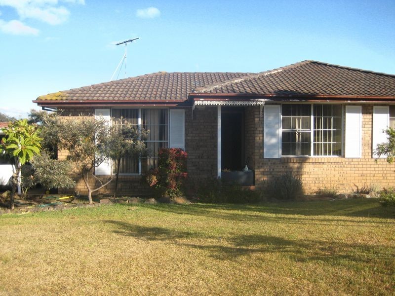 11 Chaperon Cres, Minto NSW 2566