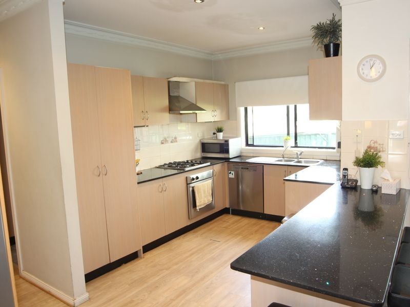 3/140 Boronia Road, Greenacre NSW 2190