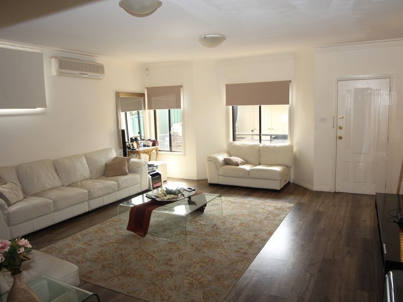 3/140 Boronia Road, Greenacre NSW 2190