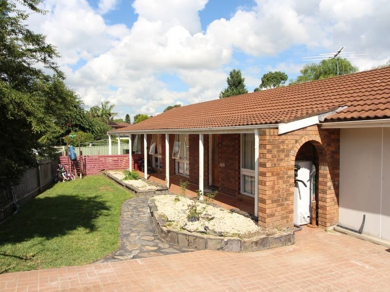 99 Harrow Road, Glenfield NSW 2167