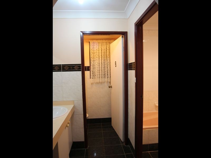 99 Harrow Road, Glenfield NSW 2167