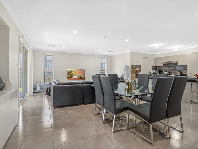 25 Mahoney Drive, Campbelltown NSW 2560