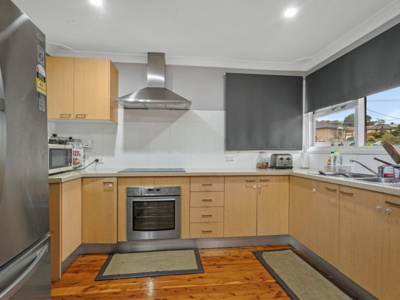 4 Carcoola Street, Campbelltown NSW 2560