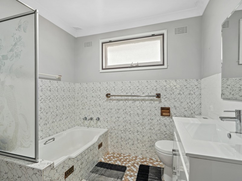 4 Carcoola Street, Campbelltown NSW 2560
