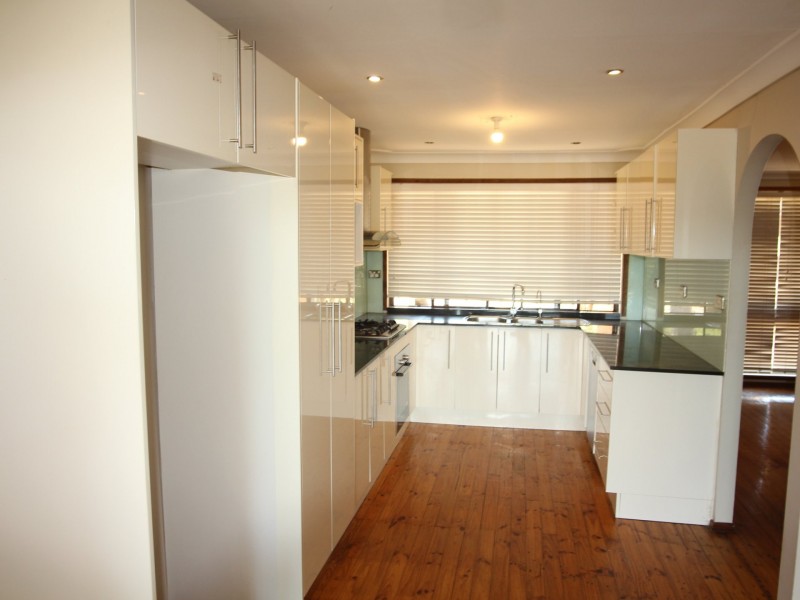 13 Balimo Place, Glenfield NSW 2167