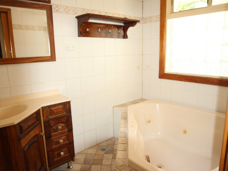 13 Balimo Place, Glenfield NSW 2167