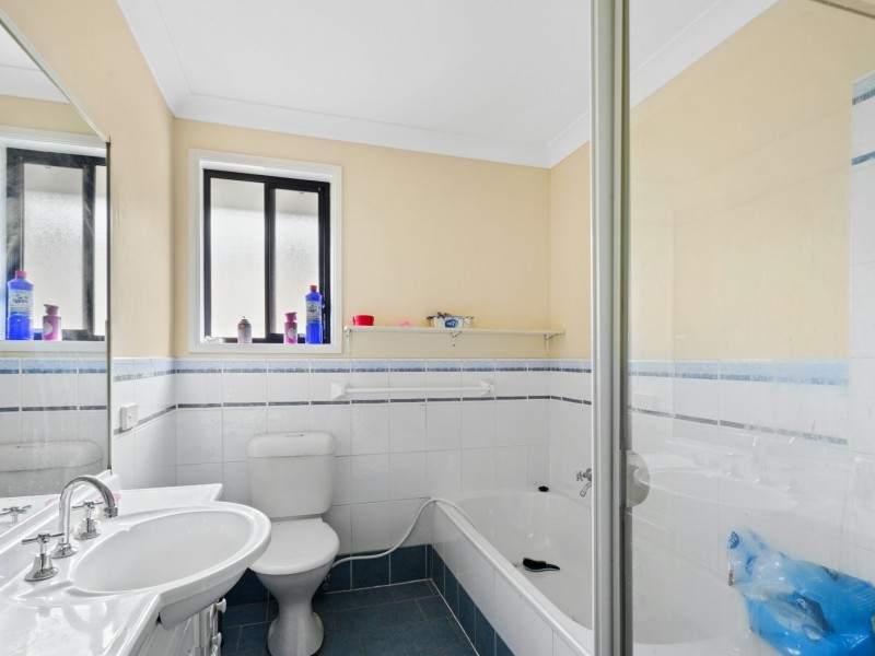 1 Macadamia Street, Prestons NSW 2170