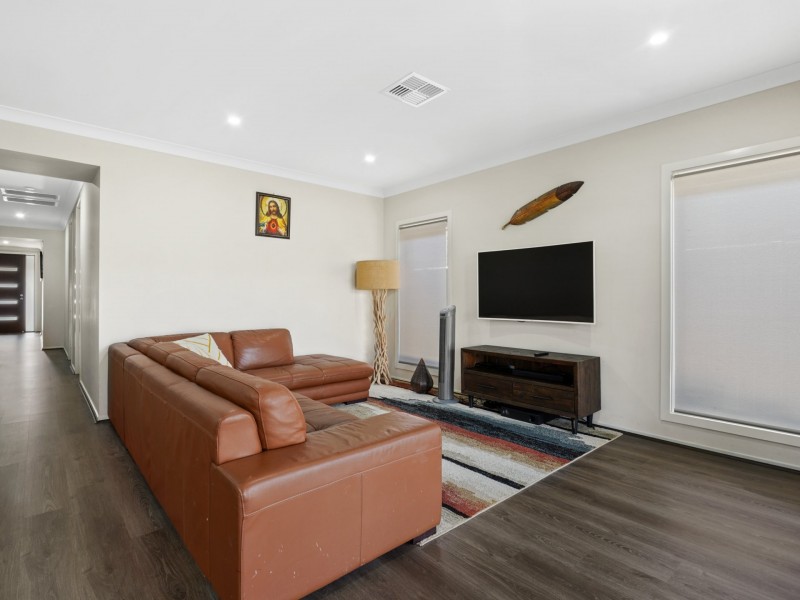 6 Panicum Street, Denham Court NSW 2565