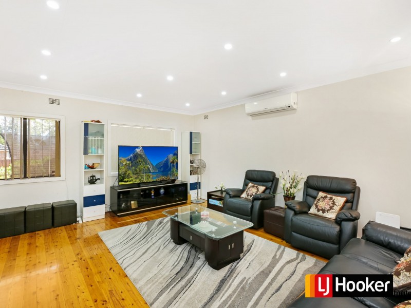 38 Parkland Avenue, Macquarie Fields NSW 2564