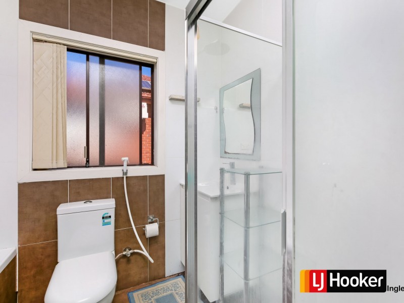 38 Parkland Avenue, Macquarie Fields NSW 2564