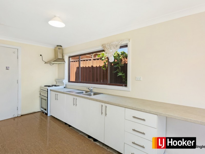 38 Parkland Avenue, Macquarie Fields NSW 2564
