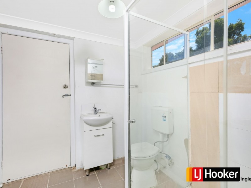 38 Parkland Avenue, Macquarie Fields NSW 2564