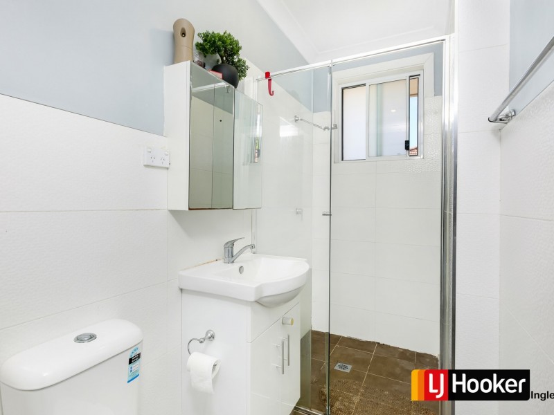 38 Parkland Avenue, Macquarie Fields NSW 2564