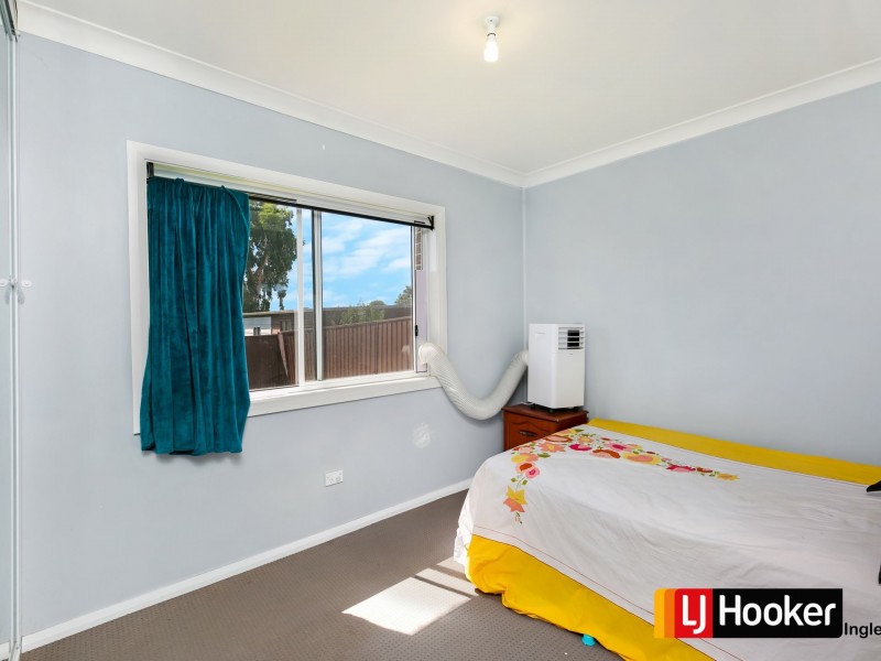 38 Parkland Avenue, Macquarie Fields NSW 2564