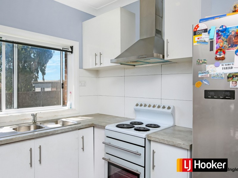 38 Parkland Avenue, Macquarie Fields NSW 2564