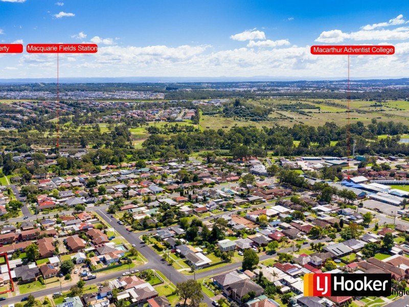 38 Parkland Avenue, Macquarie Fields NSW 2564