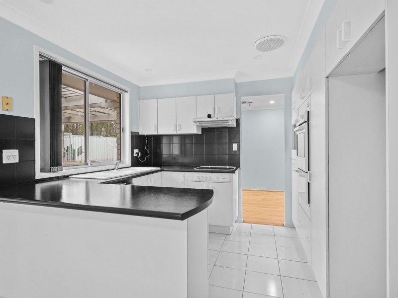 76 Donalbain Circuit, Rosemeadow NSW 2560