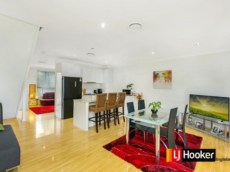 2/2 Jaclyn Street, Ingleburn NSW 2565