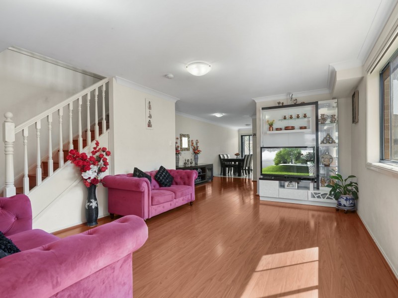 17 Fieldhouse Circuit, Campbelltown NSW 2560