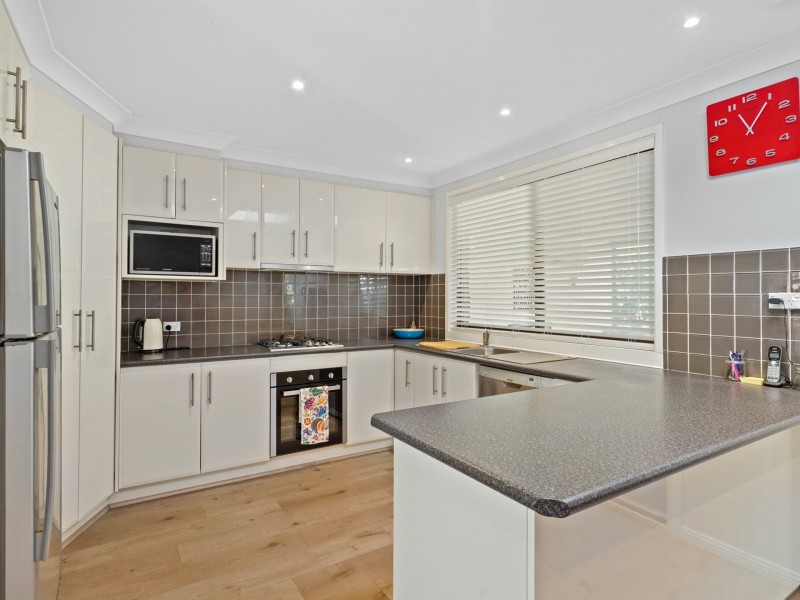 4 Alfa Place, Ingleburn NSW 2565