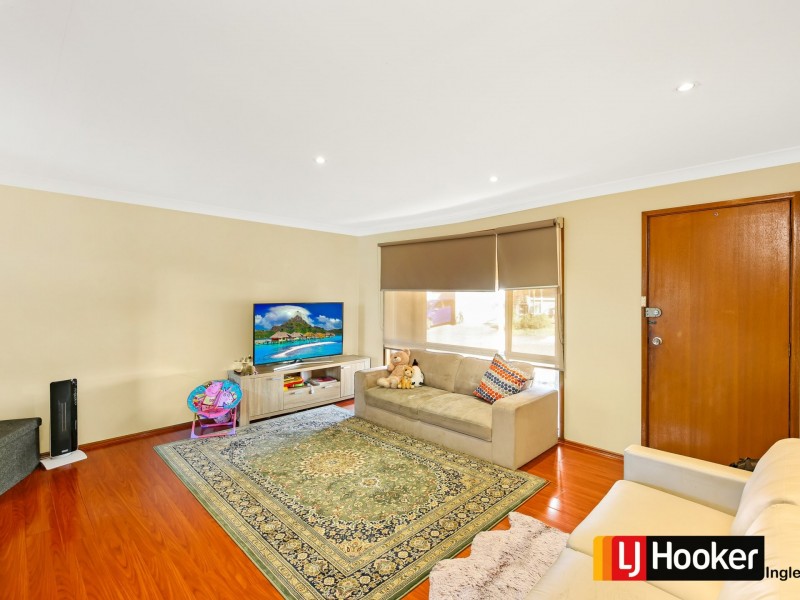 3/9 Fuchsia Crescent, Macquarie Fields NSW 2564