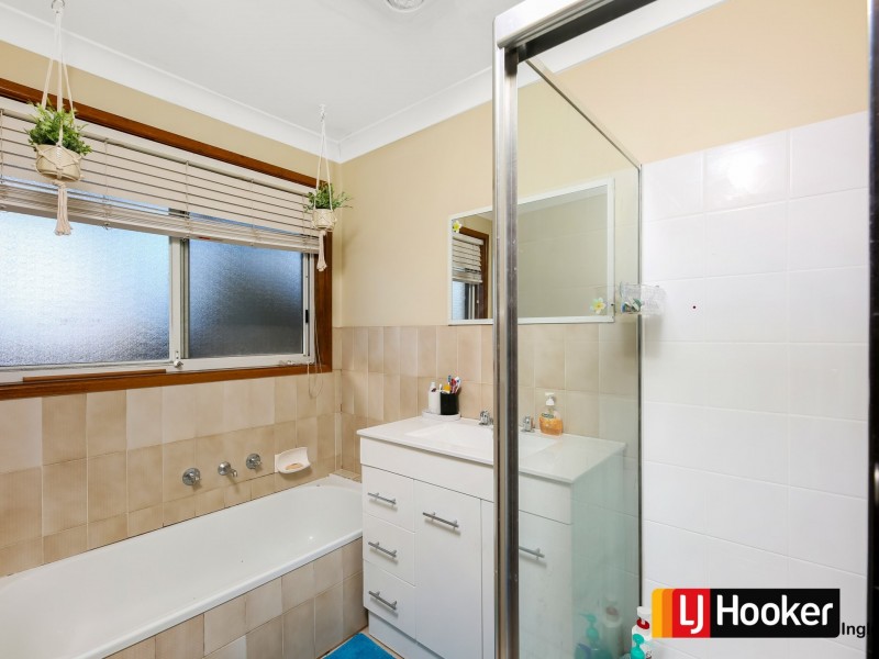 3/9 Fuchsia Crescent, Macquarie Fields NSW 2564