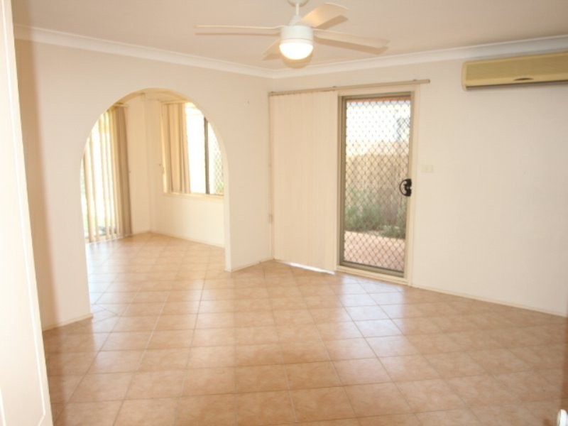 18 Burkhart Place, Minto NSW 2566