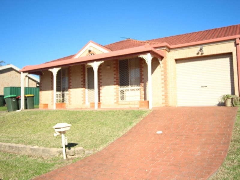 18 Burkhart Place, Minto NSW 2566