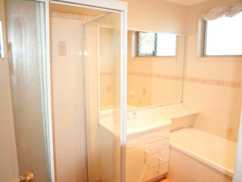 18 Burkhart Place, Minto NSW 2566