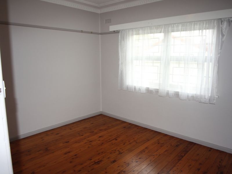 6 Kings Road, Ingleburn NSW 2565