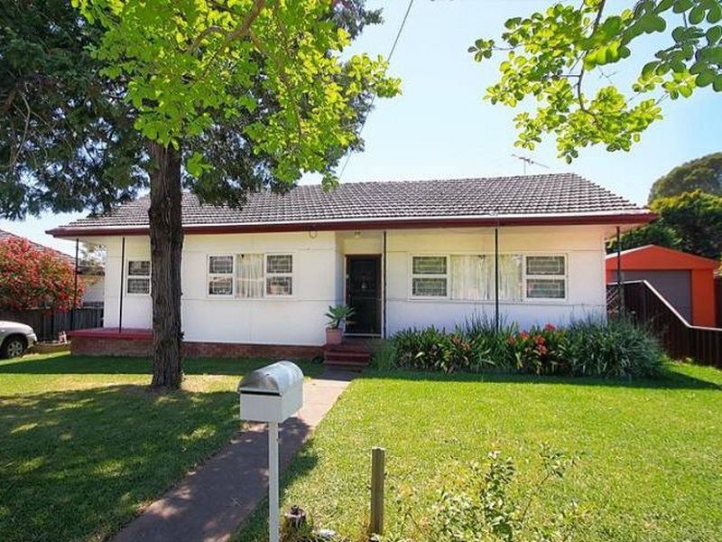 6 Kings Road, Ingleburn NSW 2565