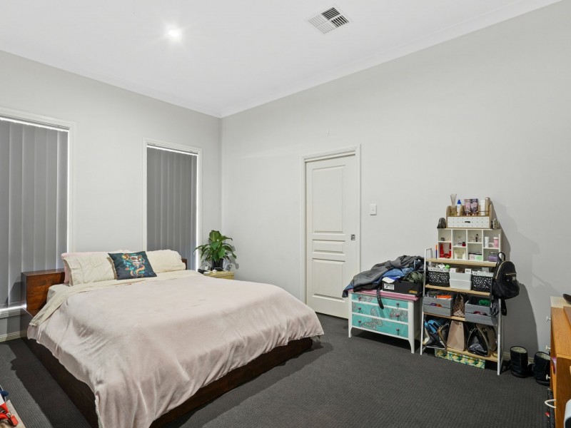 5 Pilot Close, Minto NSW 2566