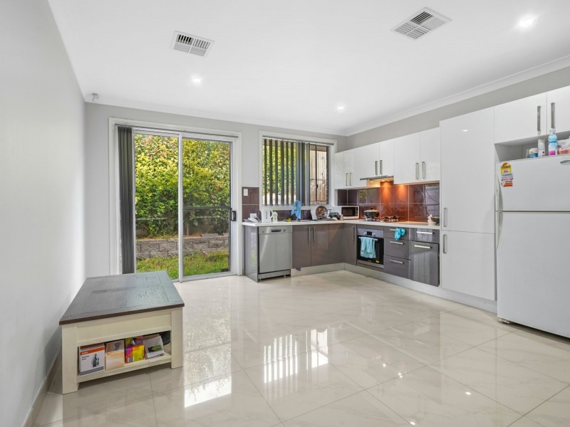 5 Pilot Close, Minto NSW 2566