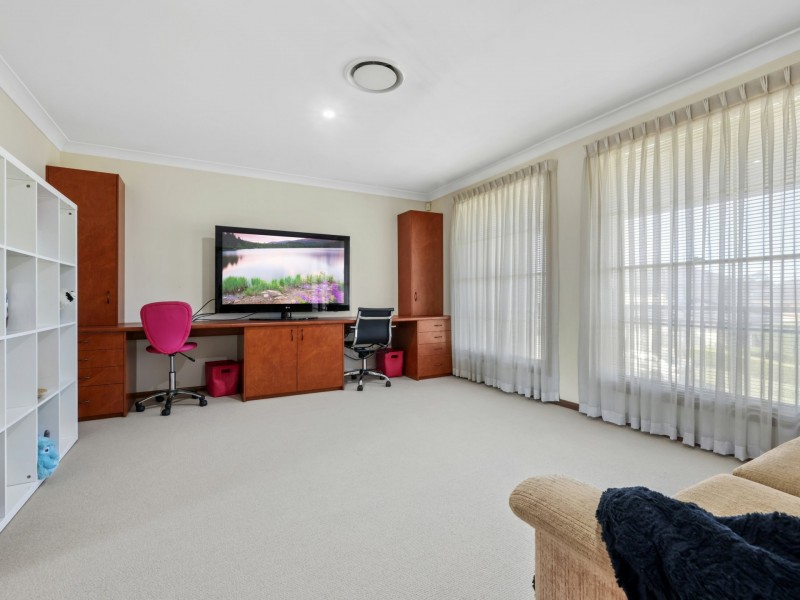 12 Forbes Avenue, Macquarie Links NSW 2565