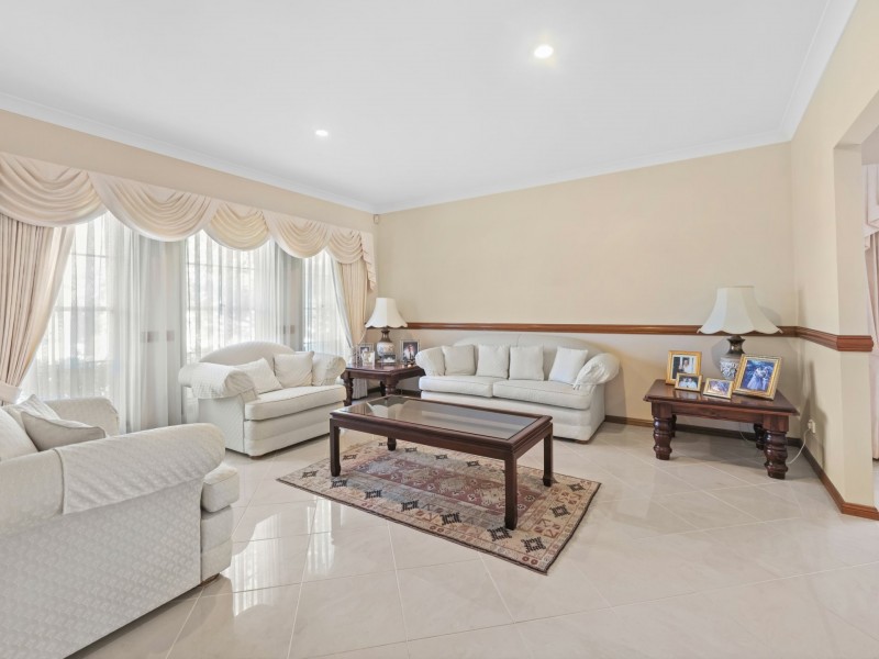 12 Forbes Avenue, Macquarie Links NSW 2565